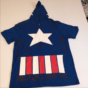 Men’s Captain America T-shirt w shield 🆕…